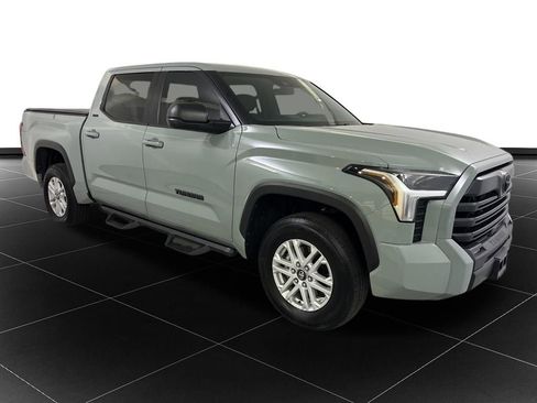 Used 2025 Toyota Tundra SR5 w/ SR5 Premium Package AWD/4WD image 7