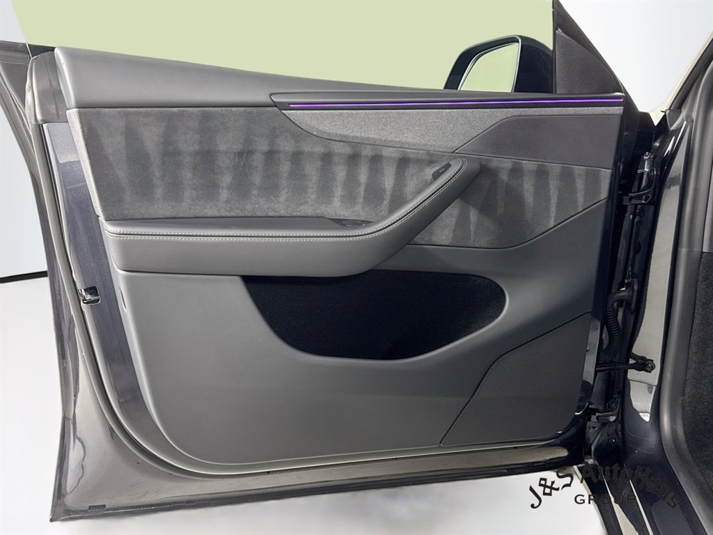 Used 2026 Tesla Model Y AWD image 23