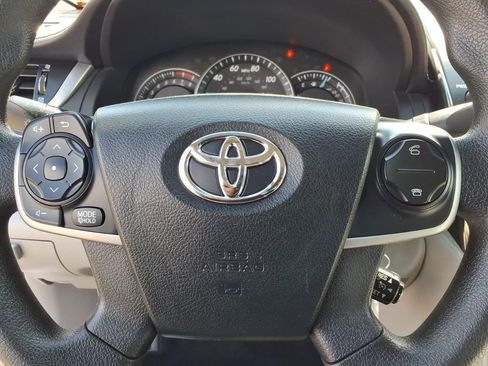 Used 2013 Toyota Camry LE w/ Preferred Accessory Pkg FWD image 5