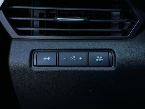 Used 2025 Nissan Altima 2.5 SR image 21