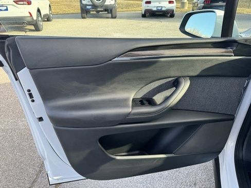 Used 2022 Tesla Model X image 11