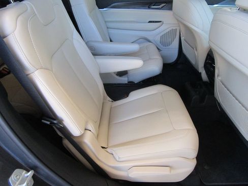 New 2025 Jeep Grand Cherokee L Limited w/ Luxury Tech Group II image 21