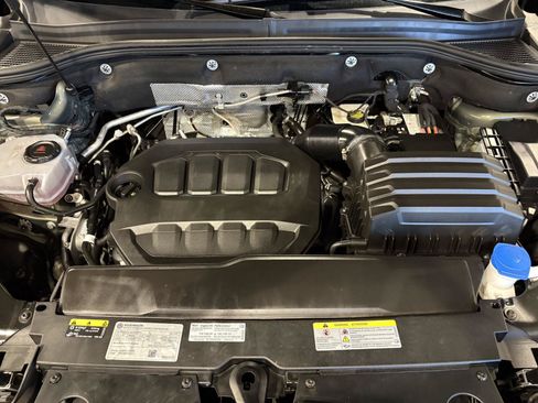 Used 2025 Volkswagen Atlas Peak Edition SE AWD/4WD image 56