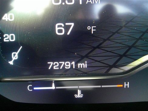 Used 2022 GMC Yukon XL Denali image 13