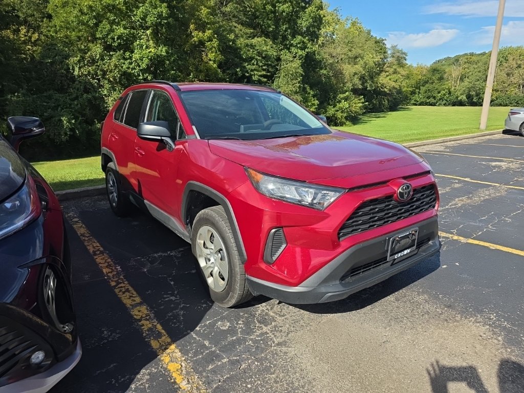 Used 2021 Toyota RAV4 LE AWD/4WD image 3