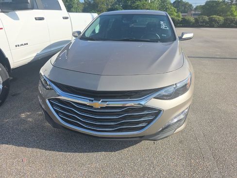 Used 2025 Chevrolet Malibu LT FWD image 5