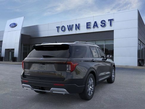 New 2026 Ford Explorer Platinum image 8