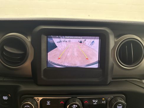 Used 2020 Jeep Wrangler Sport AWD/4WD image 25