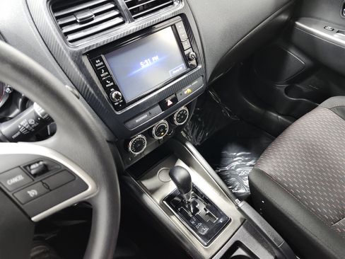 Used 2018 Mitsubishi Outlander Sport LE image 27