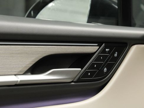 Certified 2025 Porsche Macan 4 Electric AWD/4WD image 29