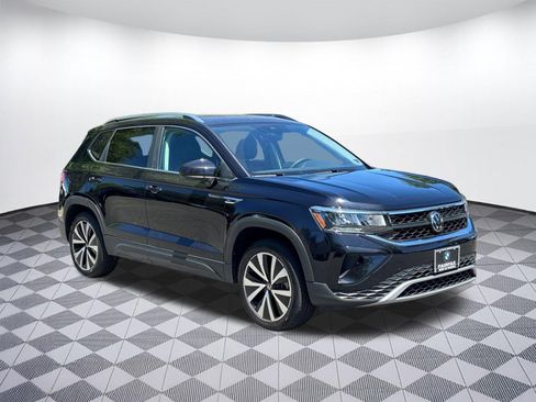 Used 2023 Volkswagen Taos SE AWD/4WD image 6