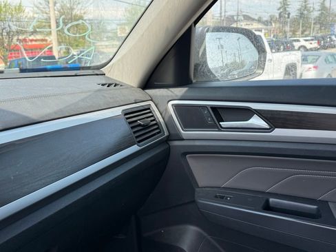 Used 2021 Volkswagen Atlas SE image 21