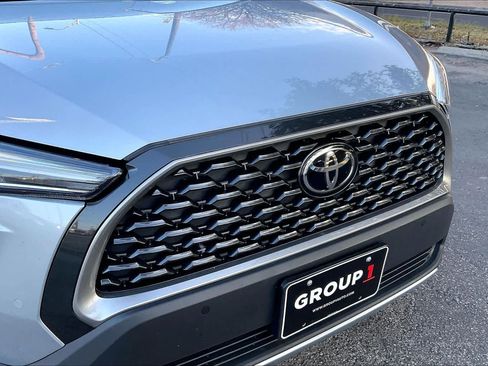 Used 2023 Toyota Corolla Cross XLE image 28