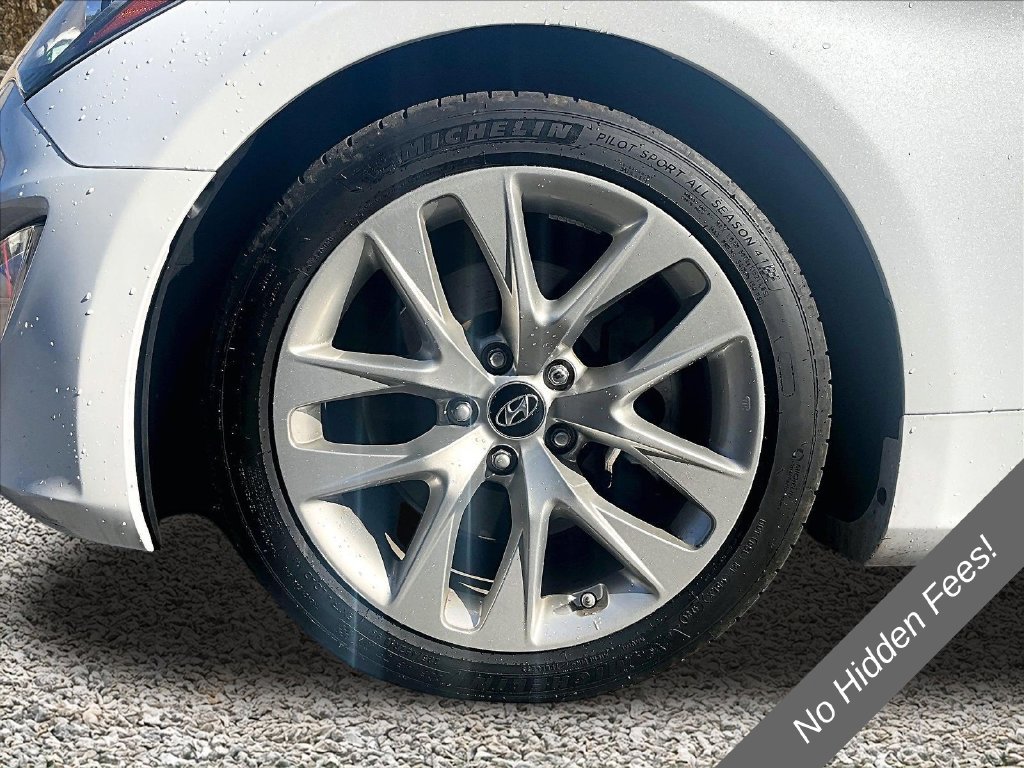 Used 2016 Hyundai Genesis 3.8 RWD image 7