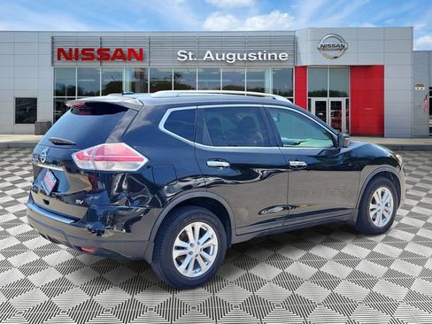 Used 2016 Nissan Rogue SV w/ SV Premium Package FWD image 2