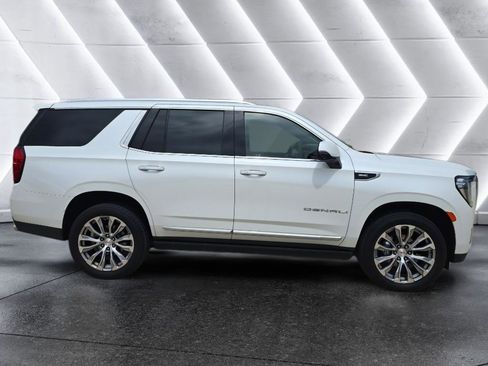 Used 2021 GMC Yukon Denali w/ Denali Premium Package AWD/4WD image 4