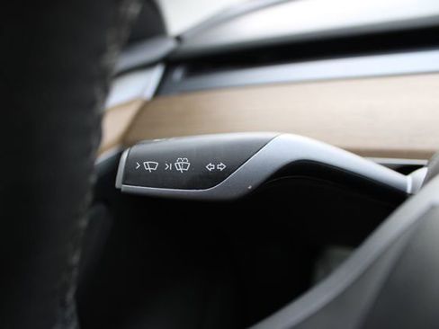Used 2022 Tesla Model 3 Performance image 8