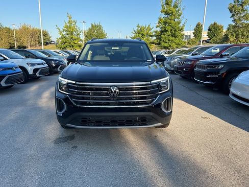 New 2026 Volkswagen Atlas SE image 2