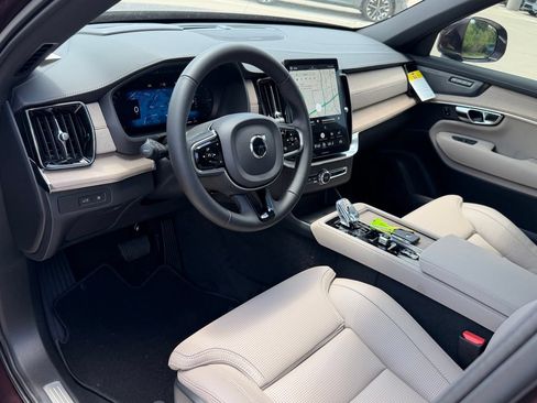 New 2026 Volvo XC90 T8 Ultra w/ Protection Package Premier AWD/4WD image 12
