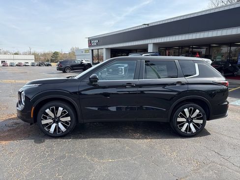 New 2026 Mitsubishi Outlander LE FWD image 11