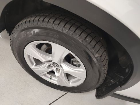 Used 2023 Toyota Highlander LE image 15