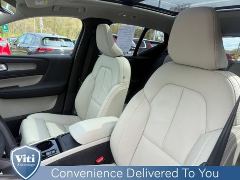 Certified 2024 Volvo XC40 B5 Plus w/ Protection Package Premier AWD/4WD image 18