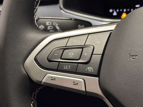 New 2025 Volkswagen Taos SE image 27