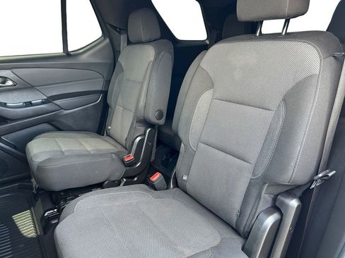 Certified 2023 Chevrolet Traverse LT FWD image 16