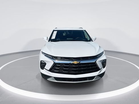 Used 2024 Chevrolet Blazer LT FWD image 3