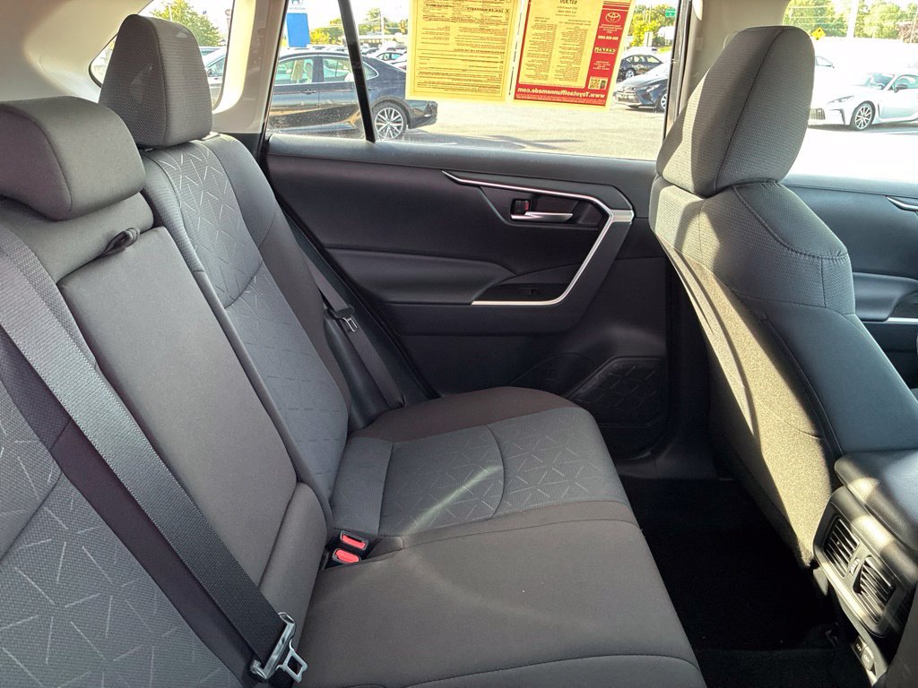 Used 2025 Toyota RAV4 XLE AWD/4WD image 24