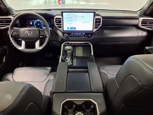 Used 2025 Toyota Sequoia Platinum AWD/4WD image 12