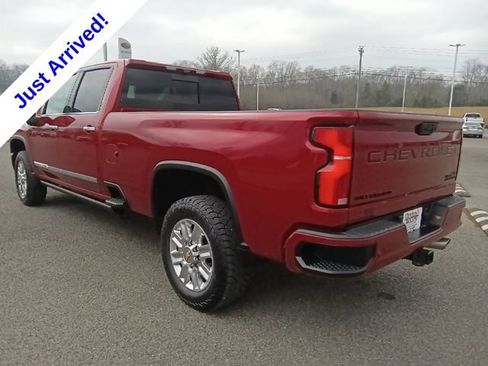 Used 2024 Chevrolet Silverado 2500 High Country w/ High Country Premium Package AWD/4WD image 5