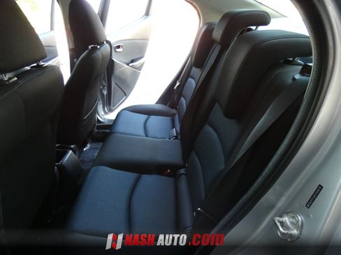 Used 2019 Toyota Yaris LE FWD image 40