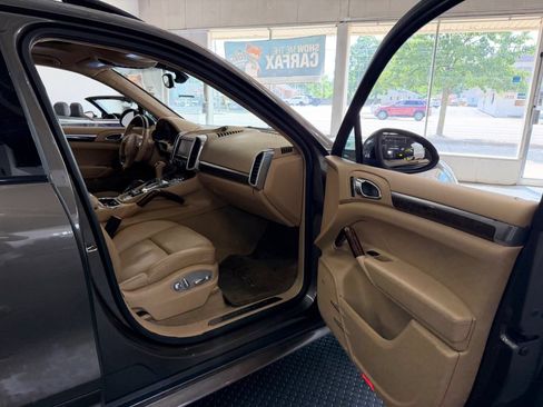 Used 2013 Porsche Cayenne GTS AWD/4WD image 29