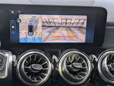 New 2026 Mercedes-Benz GLB 250 4MATIC image 17