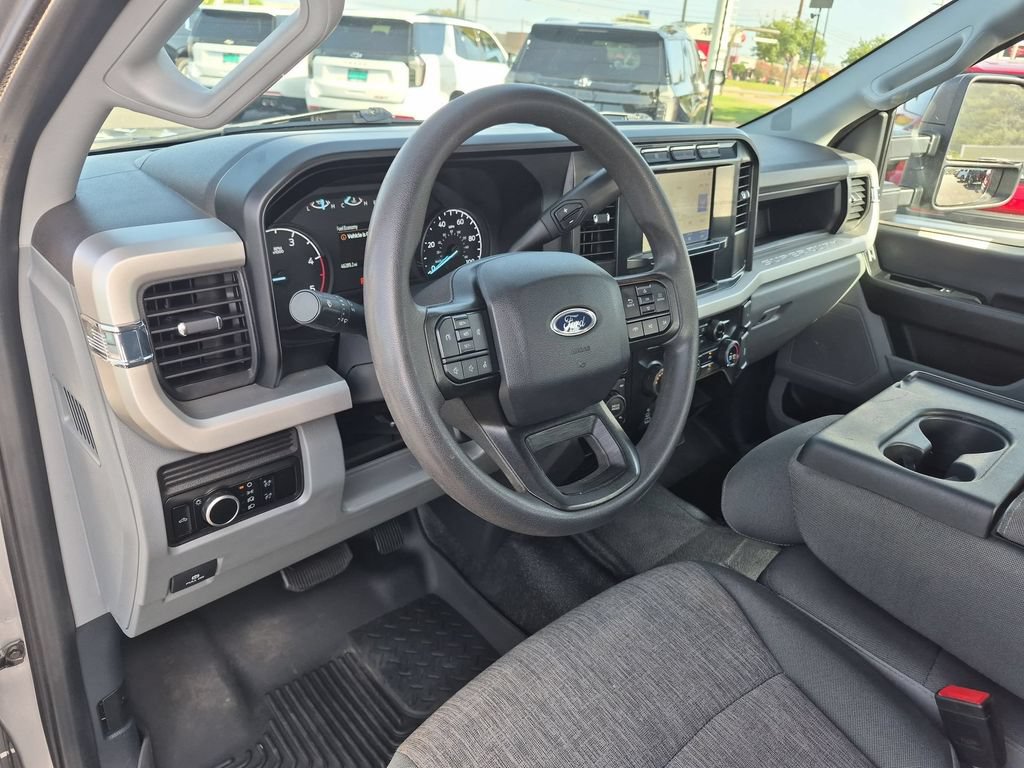 Used 2023 Ford F350 XL AWD/4WD image 9