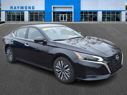 Used 2023 Nissan Altima 2.5 SV