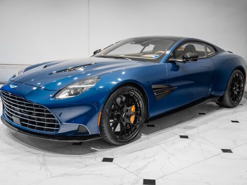 New 2025 Aston Martin Vanquish RWD image 2