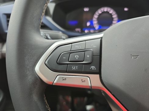 Certified 2024 Volkswagen Taos SE FWD image 16