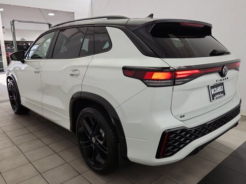 New 2026 Volkswagen Tiguan SE R-Line image 5