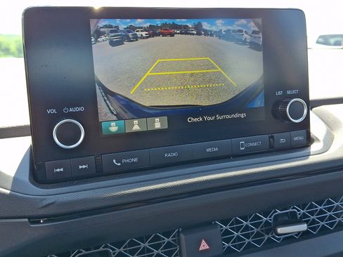 Certified 2023 Honda Accord EX image 18