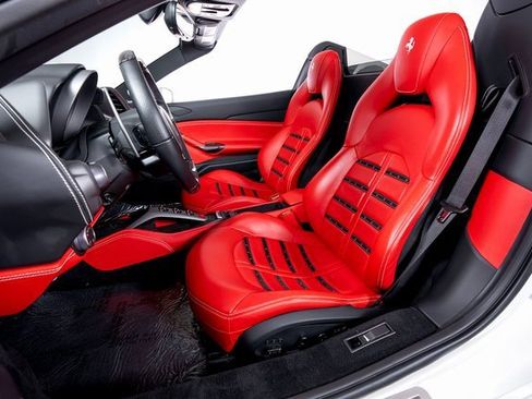 Used 2019 Ferrari 488 Spider image 4