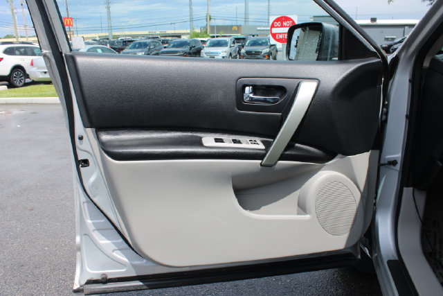 Used 2013 Nissan Rogue S w/ Special Edition Pkg FWD image 10