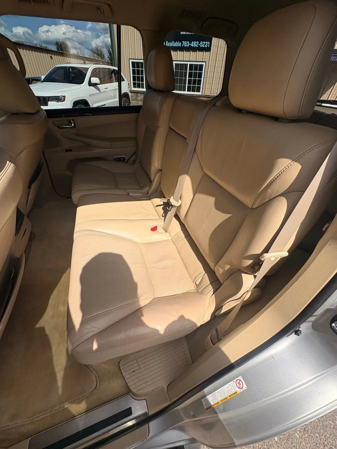 Used 2011 Lexus LX 570 4WD w/ Luxury Pkg image 46