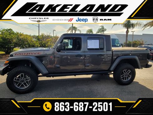 Used 2024 Jeep Gladiator Mojave AWD/4WD image 7