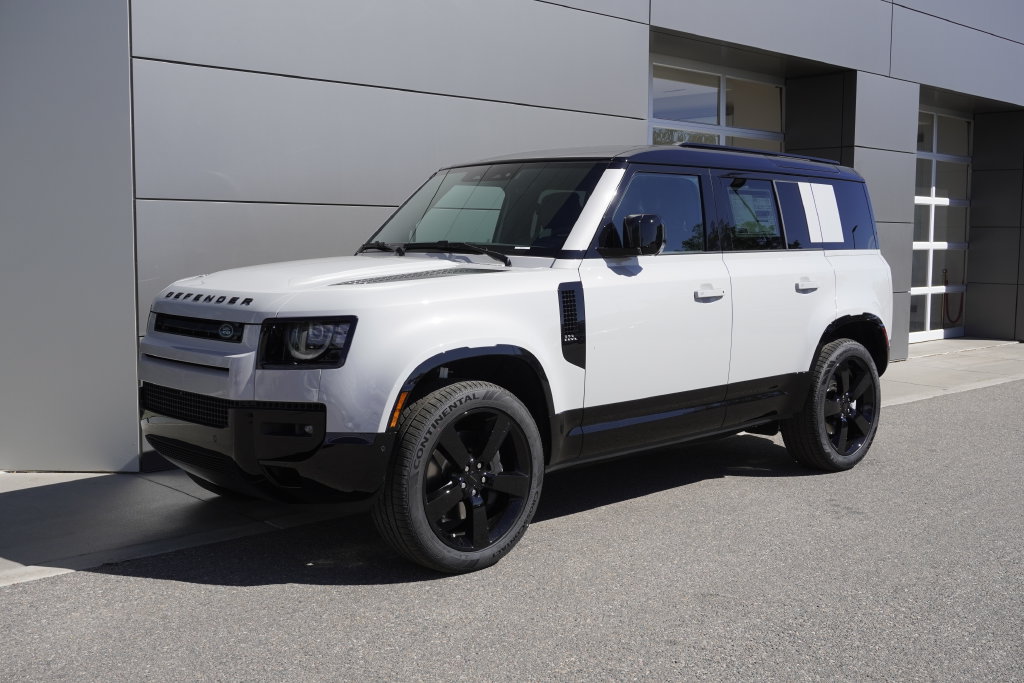 New 2026 Land Rover Defender 110 X-Dynamic SE AWD/4WD image 3