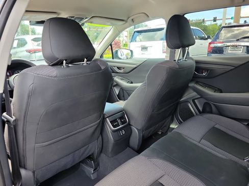 Used 2025 Subaru Outback Premium AWD/4WD image 12