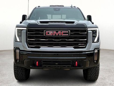 Used 2024 GMC Sierra 2500 AT4X image 5