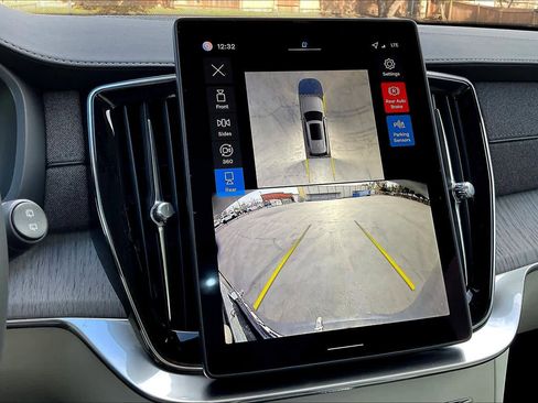 New 2026 Volvo XC90 B6 Ultra w/ Protection Package image 20