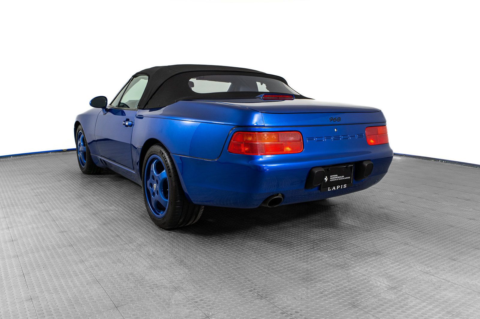 Used 1992 Porsche 968 Cabriolet RWD image 4